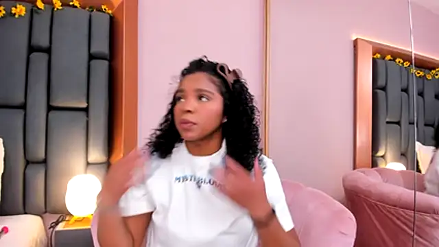 LisaMendez online show from January 17, 2026, 4:06 am