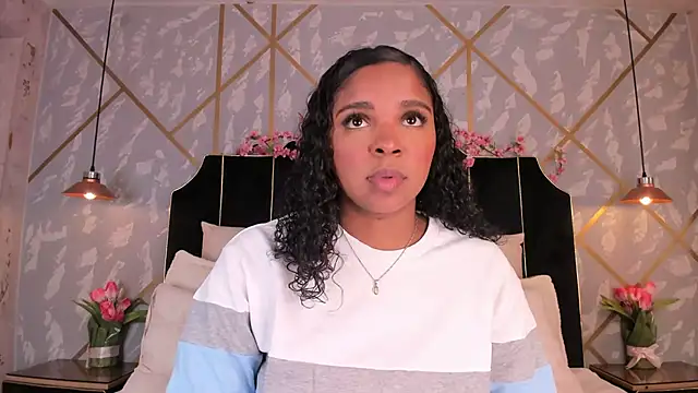 LisaMendez online show from May 23, 2026, 2:06 am