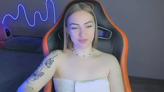 LaraKrein lk online show from November 16, 2025, 1:49 pm