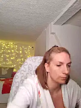 Snapshot of SexyJulia21 chatting on December 12, 2024, 3:27 pm SexyJulia21 online show from December 12, 2024, 3:27 pm