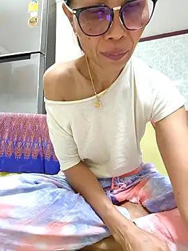 Snapshot of Mama_Eva_1 chatting on October 26, 2025, 10:04 pm Mama Eva 1 online show from October 26, 2025, 10:04 pm