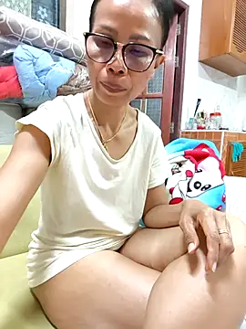 Snapshot of Mama_Eva_1 chatting on February 11, 2026, 10:04 pm Mama Eva 1 online show from February 11, 2026, 10:04 pm