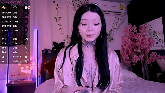 Snapshot of Lein_Bone chatting on November 13, 2025, 12:09 am Lein Bone online show from November 13, 2025, 12:09 am