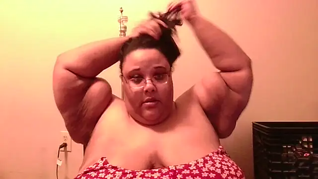 Snapshot of SexyBBW10790 chatting on November 9, 2025, 3:16 am SexyBBW10790 online show from November 9, 2025, 3:16 am