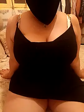 Snapshot of mayakhalyfaa chatting on February 5, 2026, 1:10 am mayakhalyfaa online show from February 5, 2026, 1:10 am