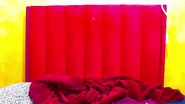 Candycrush2555 online show from December 15, 2025, 3:33 am