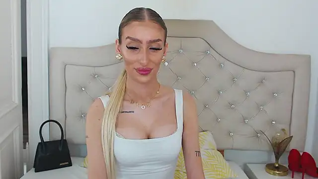 Snapshot of NatalieSensual chatting on January 10, 2026, 11:45 am NatalieSensual online show from January 10, 2026, 11:45 am