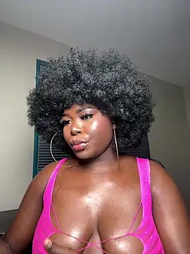 Snapshot of WomanNextdoor1 chatting on February 11, 2026, 6:18 am WomanNextdoor1 online show from February 11, 2026, 6:18 am