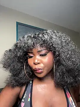 Snapshot of WomanNextdoor1 chatting on February 21, 2026, 9:10 am WomanNextdoor1 online show from February 21, 2026, 9:10 am