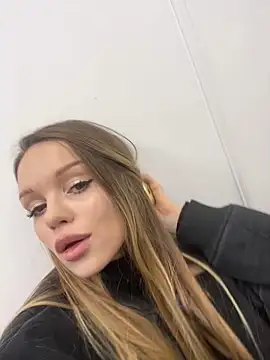 MarilynNova online show from October 28, 2025, 4:16 am