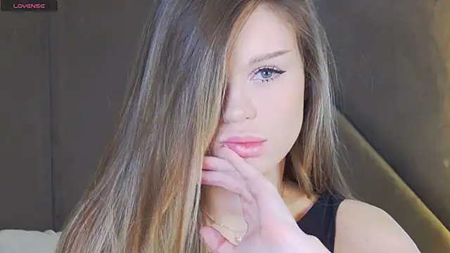 MarilynNova online show from November 8, 2025, 4:23 am