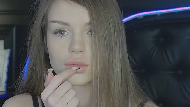 Snapshot of MarilynNova chatting on February 22, 2026, 5:30 am MarilynNova online show from February 22, 2026, 5:30 am