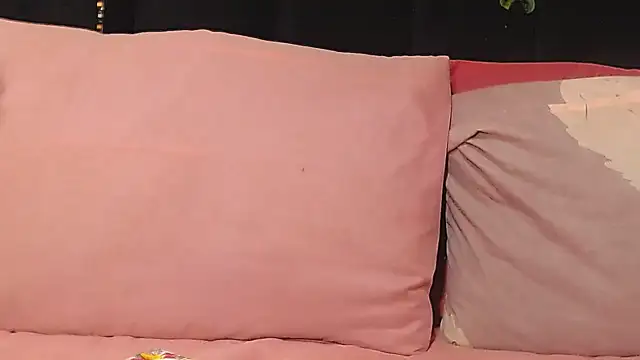 AmazingDarkDoll online show from November 20, 2025, 6:29 pm