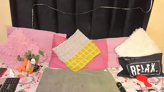 Snapshot of AmazingDarkDoll chatting on February 26, 2026, 2:43 am AmazingDarkDoll online show from February 26, 2026, 2:43 am