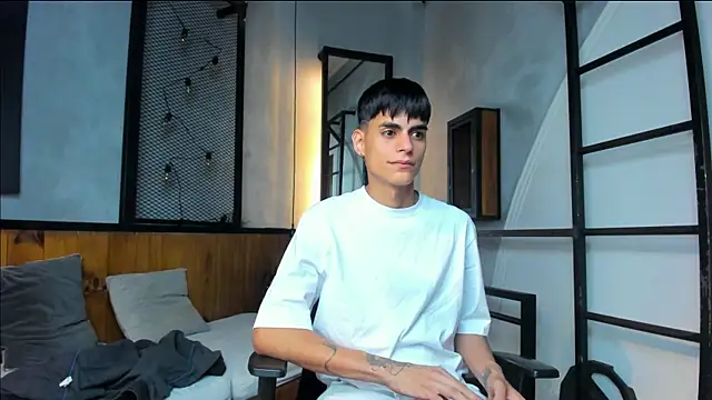 Snapshot of Dani_mc1 chatting on September 13, 2025, 11:32 am Dani mc1 online show from September 13, 2025, 11:32 am