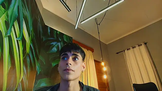 Snapshot of Dani_mc1 chatting on September 13, 2025, 11:37 pm Dani mc1 online show from September 13, 2025, 11:37 pm