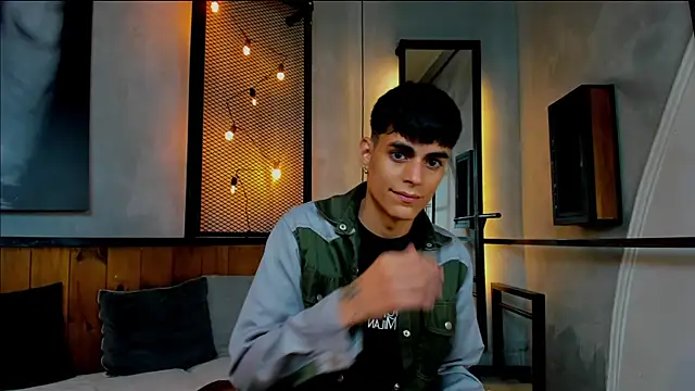 Snapshot of Dani_mc1 chatting on September 14, 2025, 11:53 am Dani mc1 online show from September 14, 2025, 11:53 am