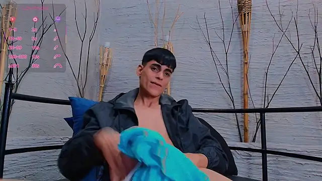 Snapshot of Dani_mc1 chatting on September 17, 2025, 11:28 pm Dani mc1 online show from September 17, 2025, 11:28 pm