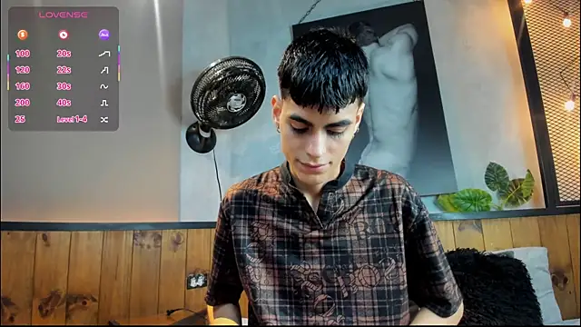 Snapshot of Dani_mc1 chatting on October 2, 2025, 11:28 am Dani mc1 online show from October 2, 2025, 11:28 am