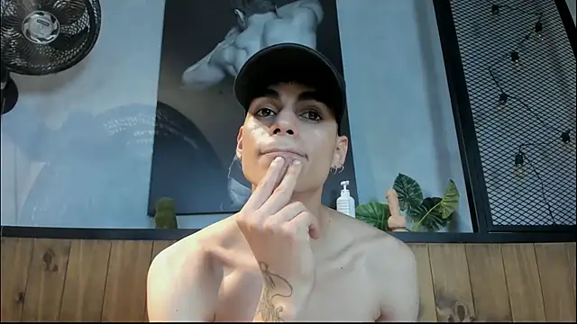 Snapshot of Dani_mc1 chatting on October 2, 2025, 11:34 pm Dani mc1 online show from October 2, 2025, 11:34 pm