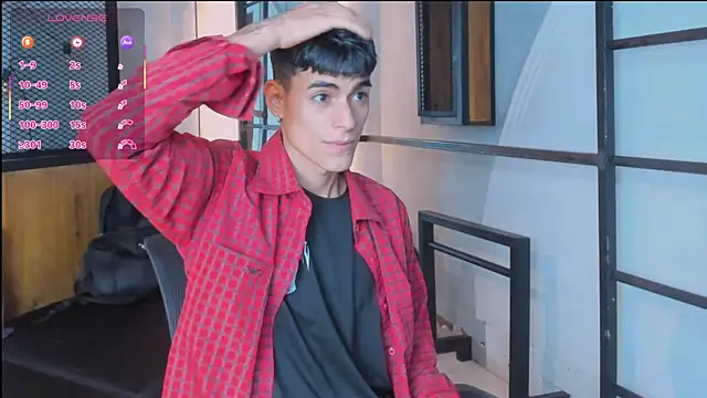 Snapshot of Dani_mc1 chatting on October 6, 2025, 11:18 am Dani mc1 online show from October 6, 2025, 11:18 am