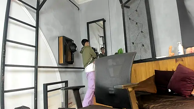 Snapshot of Dani_mc1 chatting on October 24, 2025, 11:28 am Dani mc1 online show from October 24, 2025, 11:28 am