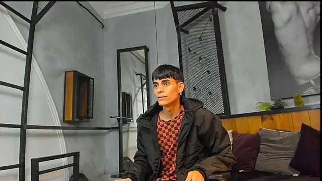 Snapshot of Dani_mc1 chatting on November 18, 2025, 11:36 am Dani mc1 online show from November 18, 2025, 11:36 am