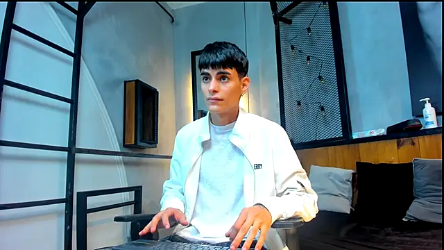 Snapshot of Dani_mc1 chatting on November 20, 2025, 11:54 am Dani mc1 online show from November 20, 2025, 11:54 am