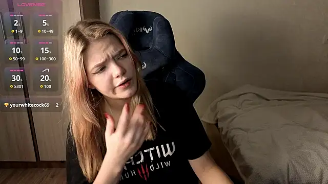 Snapshot of KatanaSVibe chatting on October 30, 2025, 1:34 pm KatanaSVibe online show from October 30, 2025, 1:34 pm