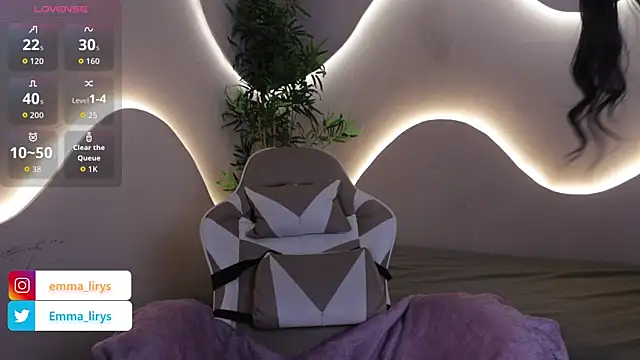 Emma and Issac online show from November 24, 2025, 4:45 am