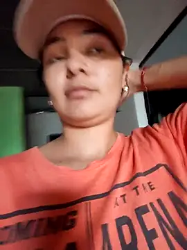 Snapshot of Lily-o chatting on October 24, 2025, 8:38 pm Lily-o online show from October 24, 2025, 8:38 pm