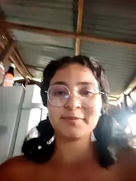 Snapshot of Lily-o chatting on October 26, 2025, 10:54 am Lily-o online show from October 26, 2025, 10:54 am