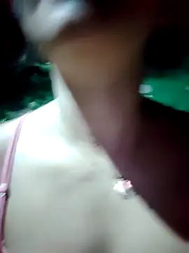 Snapshot of Lily-o chatting on November 2, 2025, 3:31 am Lily-o online show from November 2, 2025, 3:31 am