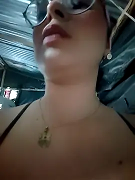 Snapshot of Lily-o chatting on November 25, 2025, 1:16 am Lily-o online show from November 25, 2025, 1:16 am