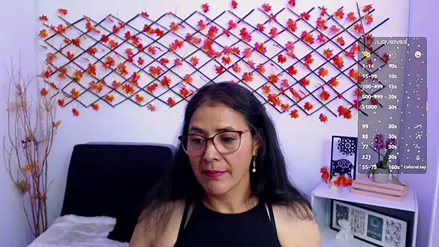 Snapshot of AmandaPeet chatting on February 17, 2026, 8:48 pm AmandaPeet online show from February 17, 2026, 8:48 pm