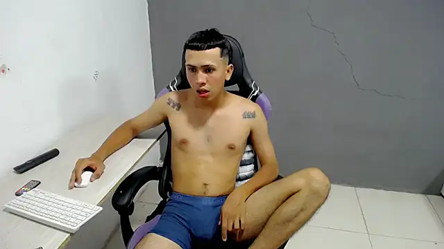 Snapshot of Damien_444 chatting on March 7, 2026, 10:18 pm Damien 444 online show from March 7, 2026, 10:18 pm