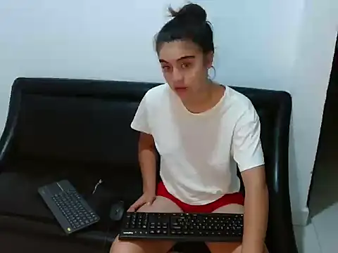 Snapshot of Arieeel_09 chatting on October 14, 2025, 11:05 pm Arieeel 09 online show from October 14, 2025, 11:05 pm