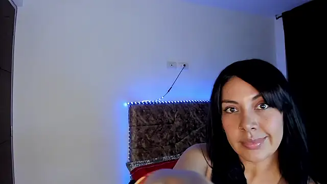 Snapshot of Vik_gomez chatting on December 18, 2025, 3:01 am Vik gomez online show from December 18, 2025, 3:01 am