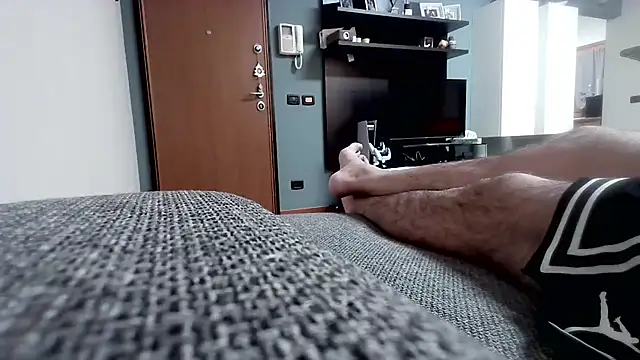 cucciolotto76 online show from November 6, 2025, 8:32 pm