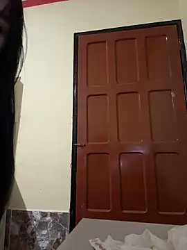 Snapshot of laure_torres chatting on January 17, 2026, 4:28 am laure torres online show from January 17, 2026, 4:28 am