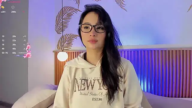 Valleriie  online show from January 16, 2026, 2:43 pm