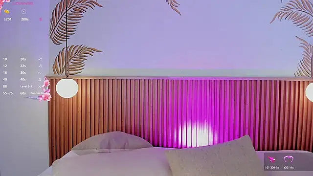 Valleriie  online show from March 29, 2026, 4:29 pm