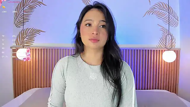 Snapshot of Valleriie_ chatting on April 30, 2026, 3:07 pm Valleriie online show from April 30, 2026, 3:07 pm