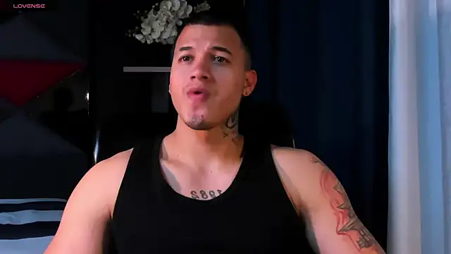 Snapshot of rocoo_santos chatting on October 18, 2025, 12:57 am rocoo santos online show from October 18, 2025, 12:57 am