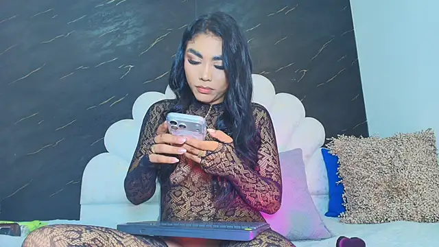 Roxana gomez online show from May 25, 2026, 4:40 am