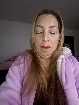 Snapshot of Estefania_Arce chatting on January 7, 2026, 7:38 pm Estefania Arce online show from January 7, 2026, 7:38 pm