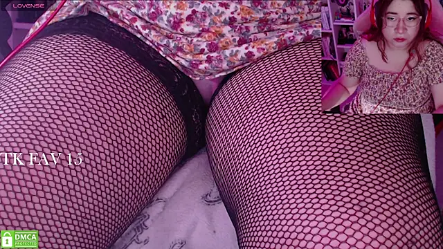 Pink girl0n online show from November 28, 2025, 6:16 am