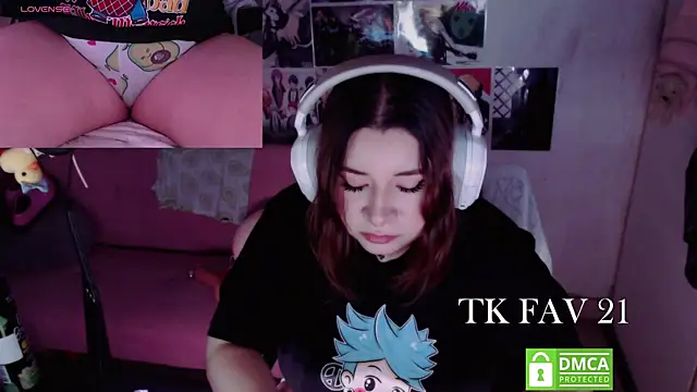 Pink girl0n online show from April 30, 2026, 8:57 pm