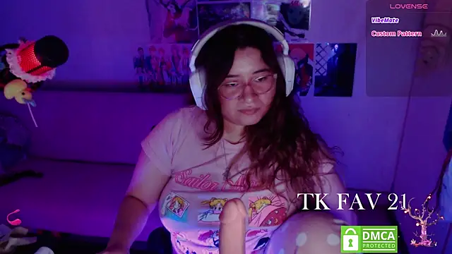 Pink girl0n online show from May 28, 2026, 8:44 am