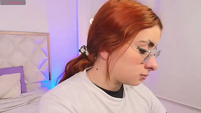 Naomy tay1 online show from October 16, 2025, 2:34 am